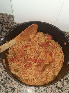 Una foto de Espaguetis con verduras