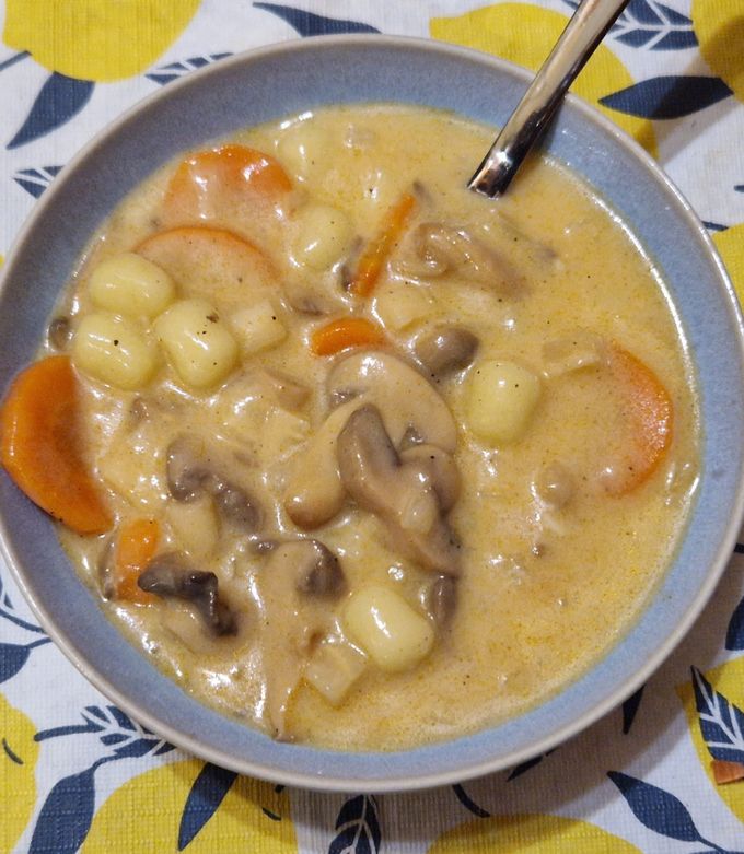 Gombaleves krumpligombóccal recept fotója