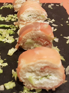 Foto principal de Canapés de salmón con pan de molde