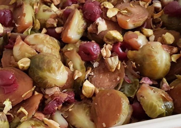 Guide étape par étape à Préparer Préférée Choux de Bruxelles aux griottes noix, pistaches et griottes