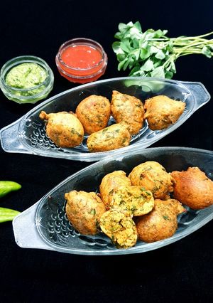 A picture of Methi Pakora.