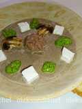 Суп🍲 із печериць з потрошкамита песто/Mushroom soup with gibletsand pesto