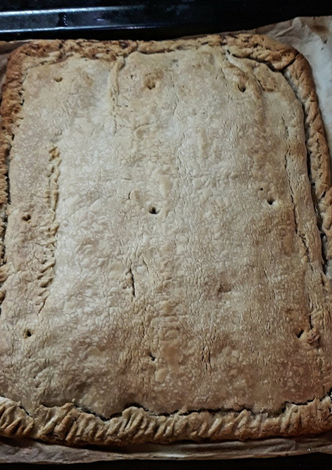 Una foto de Empanada de verdura y embutido