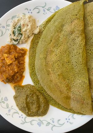 A picture of Spinach Dosa.