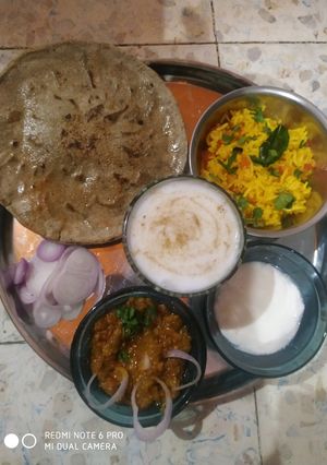 કાઠિયાવાડી ઓરો અને રોટલો રેસીપી મુખ્ય ફોટો