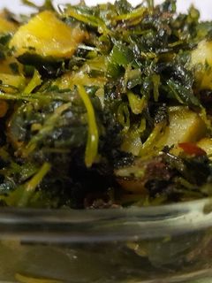 मेथी आलू (Methi aloo recipe in hindi) रेसिपी मुख्य फोटो