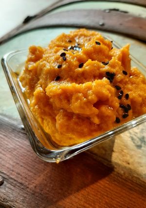 Una foto de Hummus zanahorias