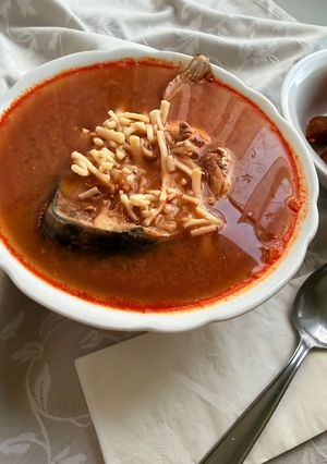 Ponty halászlé gyufatésztával recept fotója