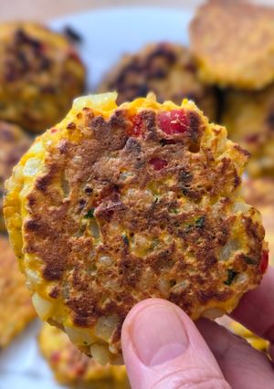 Una foto de Croquetas de arroz yamaní orgánico con vegetales de estación y sin gluten 🍚