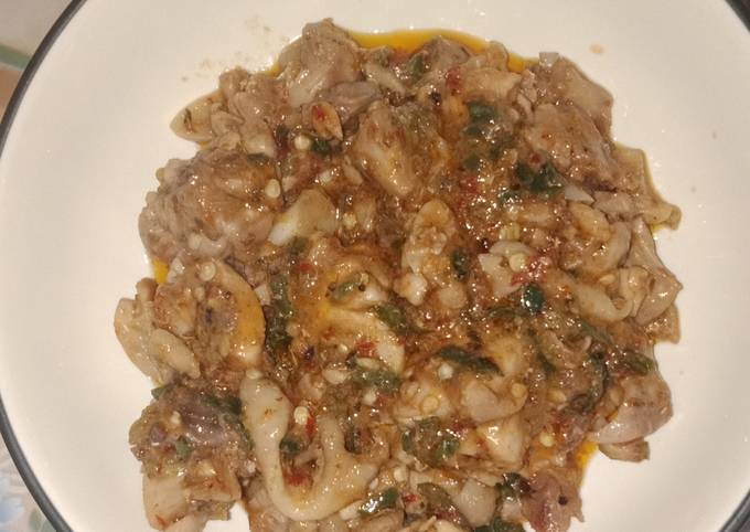 Langkah Mudah untuk Menyiapkan Oseng ayam cabe ijo yang Enak Banget