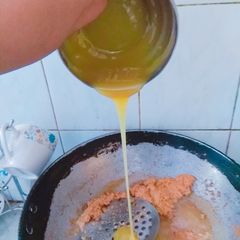 A picture of Homemade condensed milk.