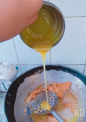 A picture of Homemade condensed milk.