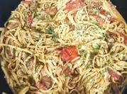 Una foto de salsa tomate para noodles