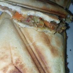 A picture of Toasted meat pie.