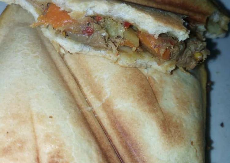 Toasted meat pie