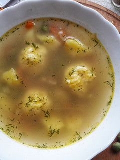 Фото Супчик з горошком та сирними кульками.