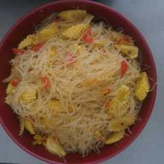 A picture of Bihun goreng saus BBQ.