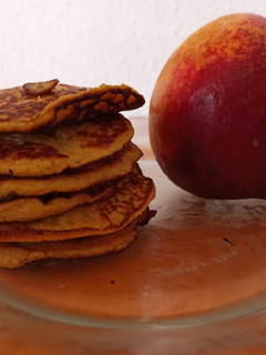 Una foto de Tortitas de nectarina o frutas (BLW) (3 ingredientes)