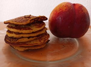 Una foto de Tortitas de nectarina o frutas (BLW) (3 ingredientes)
