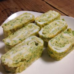 A picture of Tamagoyaki (Japanese omelette).