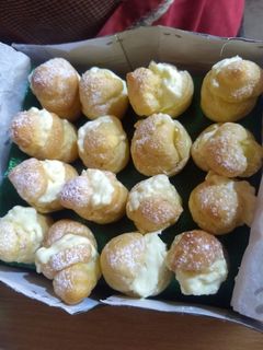 Una foto de Profiteroles -bombas de crema-