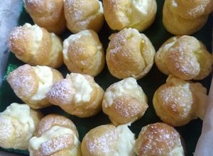 Una foto de Profiteroles -bombas de crema-