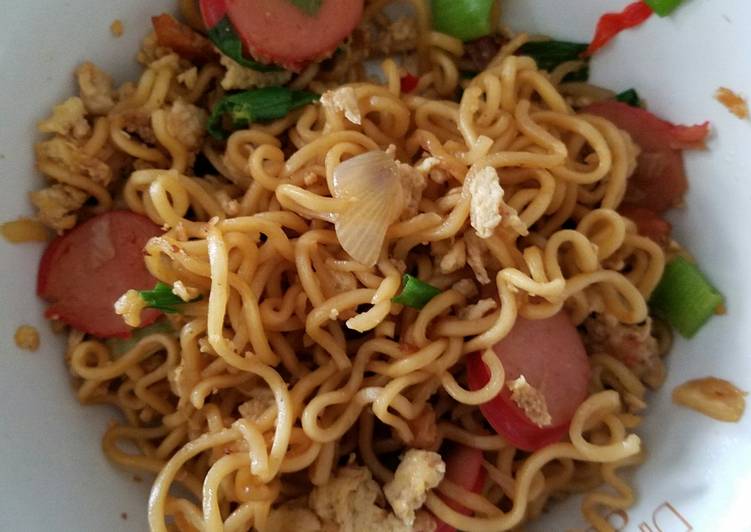 Bakmi goreng sosis - indomie