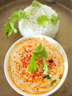 દહીં તીખારી (Dahi tikhari Recipe in Gujarati) રેસીપી મુખ્ય ફોટો