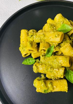 A picture of Pesto Rigatoni (Pasta al Pesto).