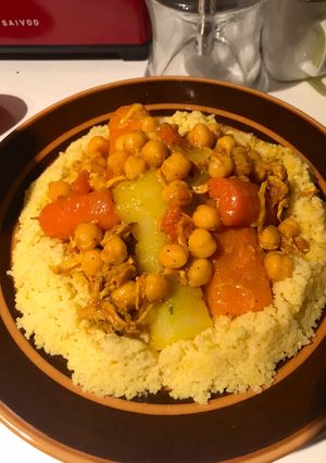Una foto de Cuscús de pollo con verduras sin cuscusera