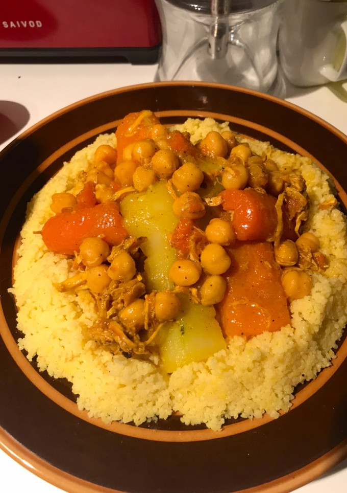 Una foto de Cuscús de pollo con verduras sin cuscusera
