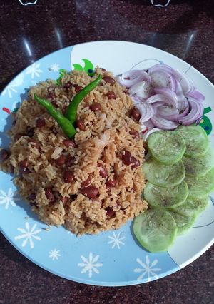 A picture of Rajma khichdi.