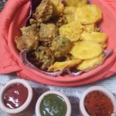 A picture of Mix pakoda.