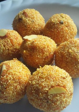 A picture of Rava carrot laddu.