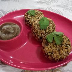 A picture of Oats & spinach Kabab.