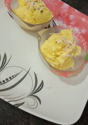 A picture of Butterscotch icecream.