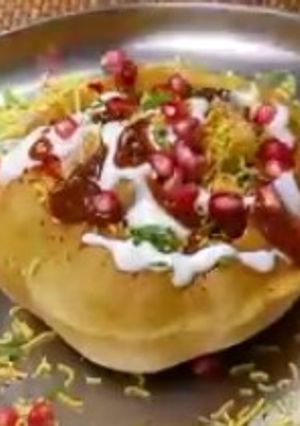 राज कचौड़ी (Raaj kachori recipe in Hindi) रेसिपी मुख्य फोटो