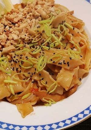 Una foto de Pad Thai de pollo