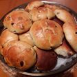 Σταφιδόψωμα brioche με γιαούρτι