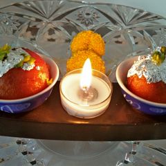 A picture of Gulab Jamun.