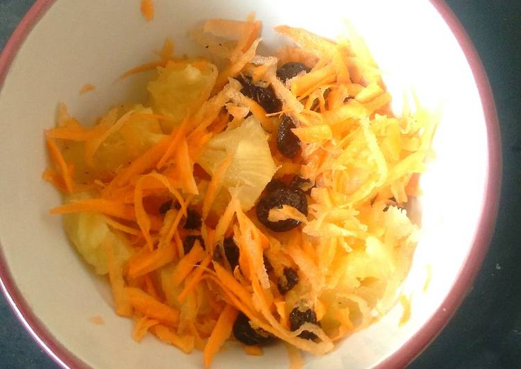 Recipe of Perfect Pineapple carrot sultanas salad