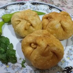 A picture of Qeema kachori.