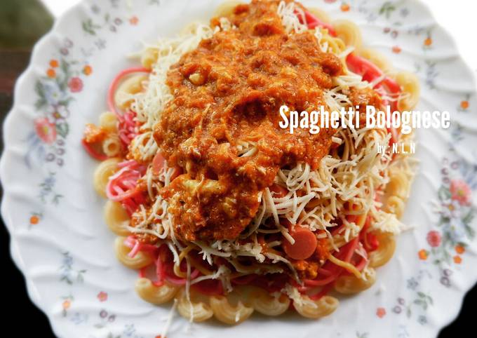 Anti Ribet, Buat Saus Homemade Spaghetti Bolognese Untuk Pemula