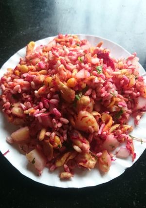 A picture of Beetroot Mix Bhel.