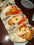 Tacos de camarão panado