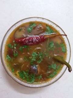 डाळ वांग (dal vang recipe in marathi) रेसिपी चे मुख्य फोटो