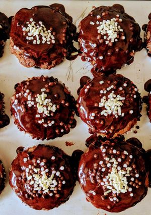 A picture of Tripe chocolate raspberry muffins 🍫.