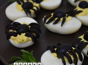 Gambar Spooky Spider Deviled Eggs