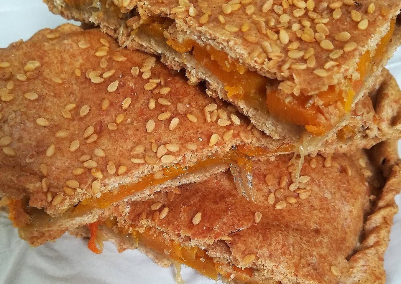 Empanada de calabaza y cebolla caramelizada