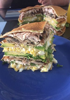 Una foto de Torta de verduras y pollo en panqueques